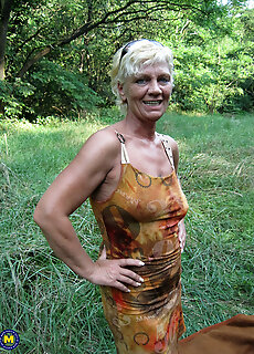 Mature.nl - Voyeur Granny Paulene Gets Fucked Outdoor By Her Secret Lover Leslie Taylor