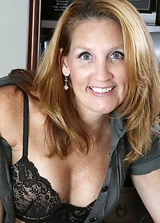Gorgeous Older Secretary Lilly Gets Naked In The Office.